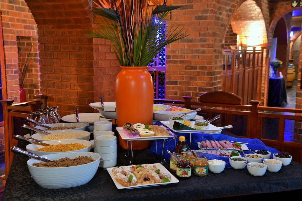 BON Hotel Empangeni Bagian luar foto