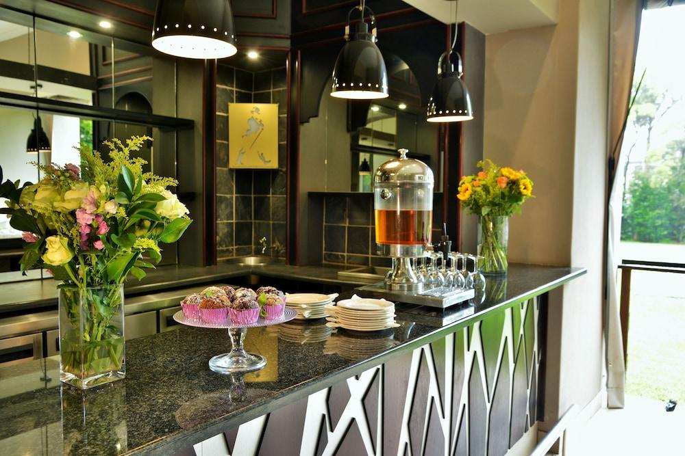 BON Hotel Empangeni Bagian luar foto