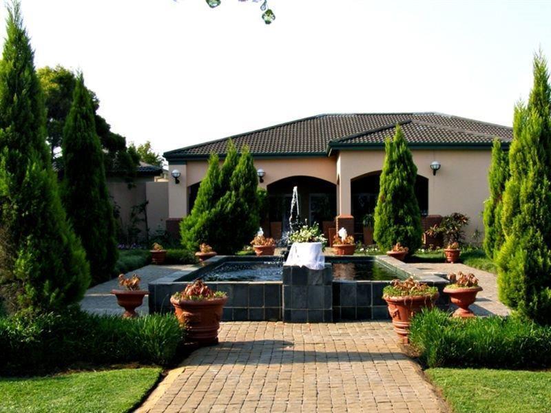 BON Hotel Empangeni Bagian luar foto